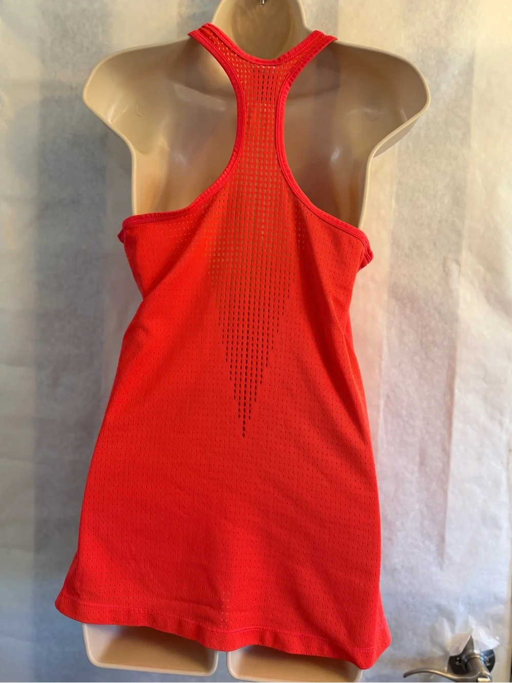 Nike DriFit‎ Women's Bright Orange Racerback Performance Tank Sz- M.  GG13